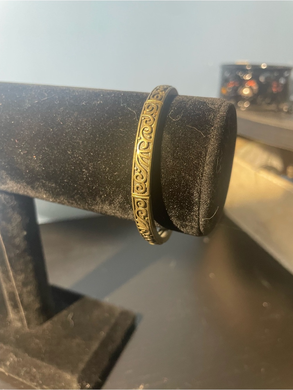 Antique-Style Men’s Brass Scroll Bangle Bracelet - Gold Tone